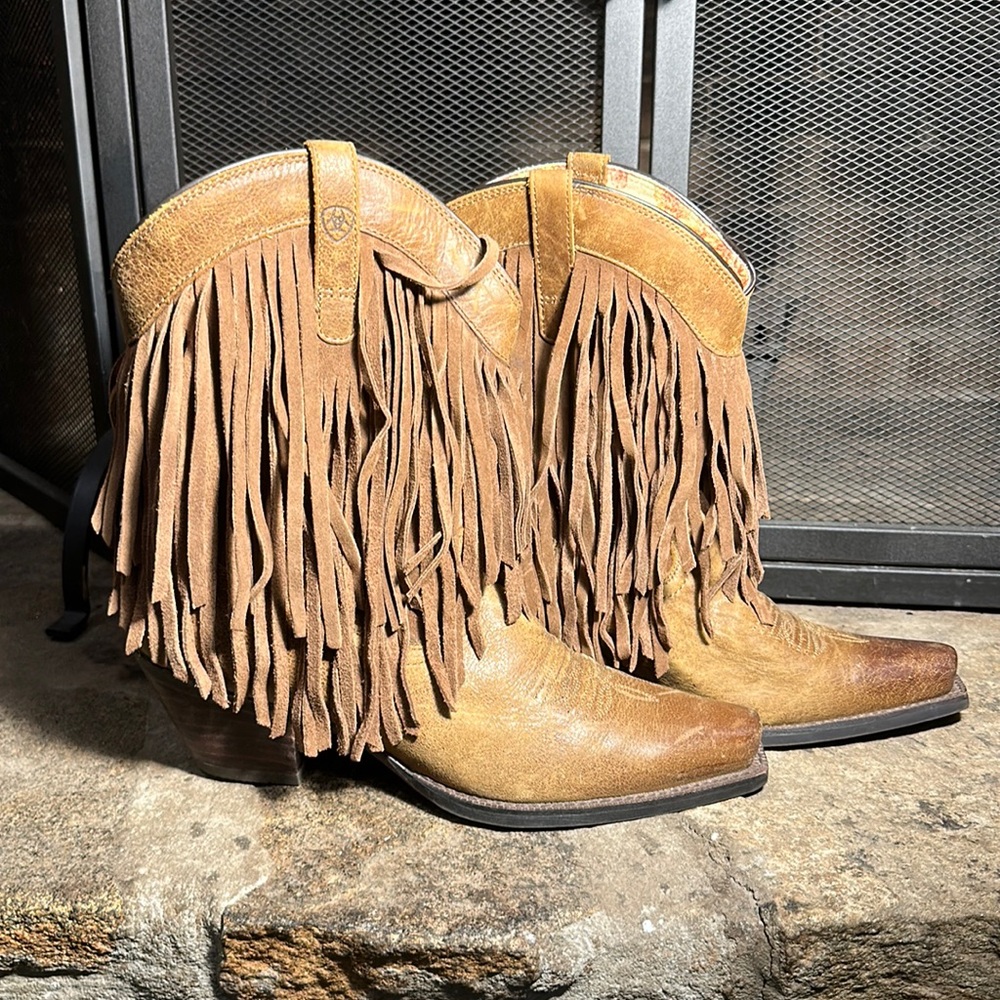 Ariat leather boots- perfect condition